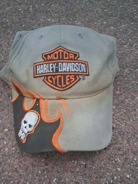 Vintage Harley-Davidson Men's Tan Cap with Orange Logo & Skull